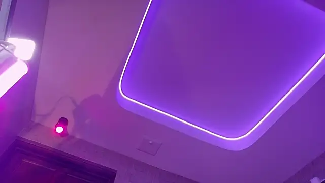 Carmillaan Live XXX chat