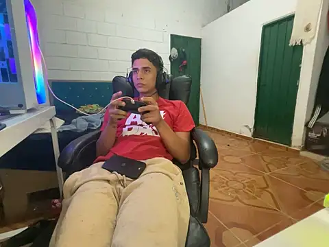 แชท XXX สดของ Max_TheHorseDick