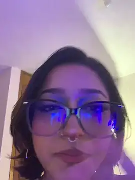 Chatroom XXX en direct de LilithMonette