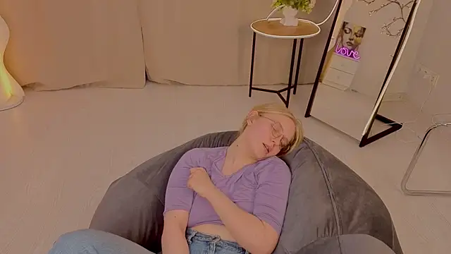 AlicaCohill webcam show