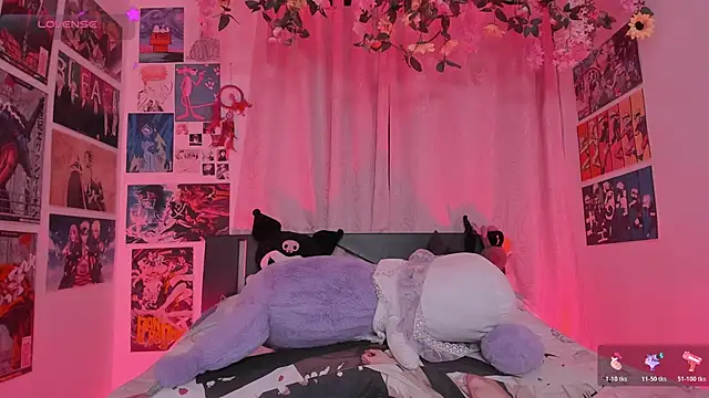 MissCurvyTop's Live XXX Chat