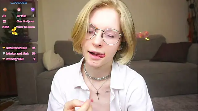 ToyaPletz's Live XXX Chat