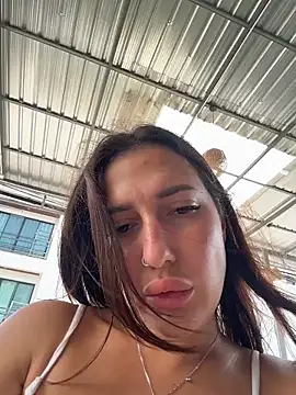 Chatroom XXX en direct de AleksandraRich