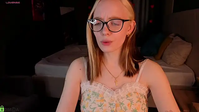 R0cket_bunny Live XXX Chat