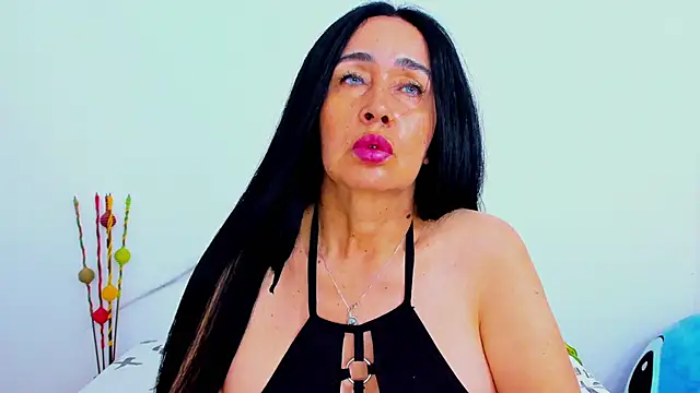 HorniestMilf's Live XXX Chat