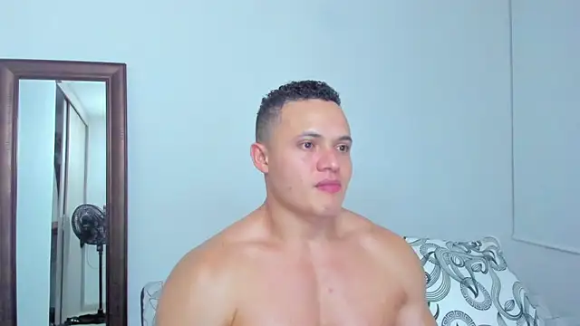 Živý XXX chat KingLevi01