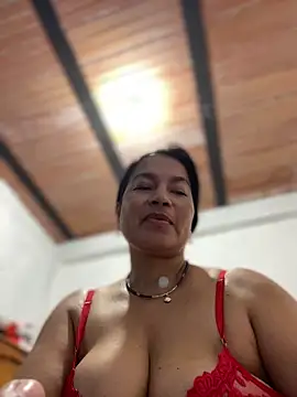 Jlo_69: онлайн-секс-чат