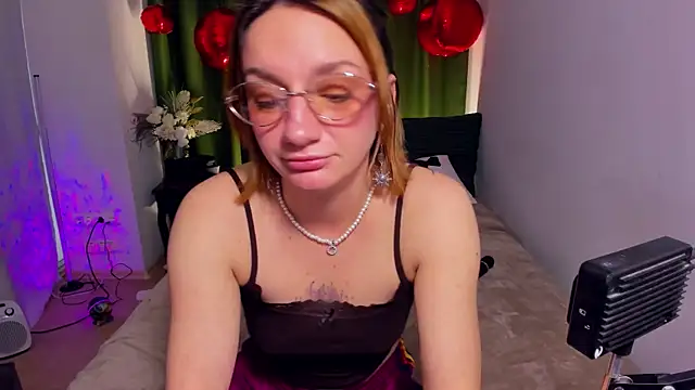 Show modela PollyRoseX na web-kameri