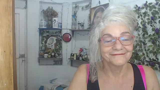 FunnyGrandmaのウェブカメラショー