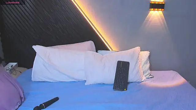 Laia_and_Aloby Webcam Show