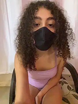 Chat +18 de Ravennaxzx ao vivo