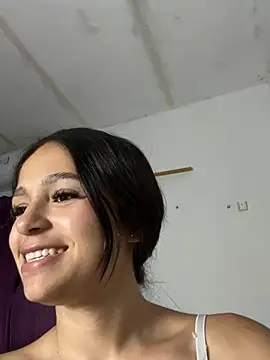 Paulas_sweet430 Adlı Modelin Canlı XXX Sohbeti