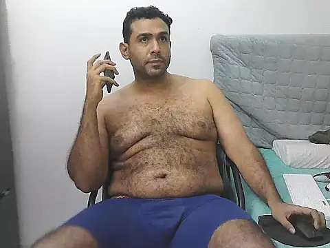 Show modela AlphaLatinoBear na web-kameri