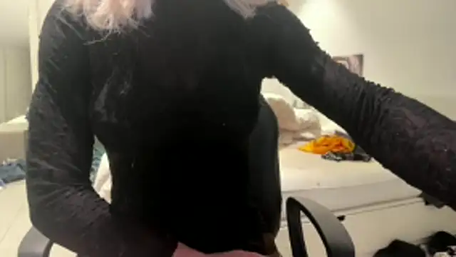 pocker498 live XXX chat