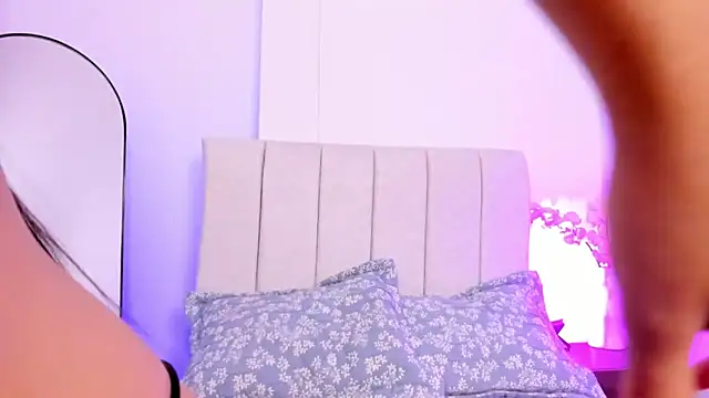 KaliBloom's Live XXX Chat