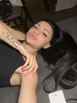 XXX chat uživo modela Layana_Ro