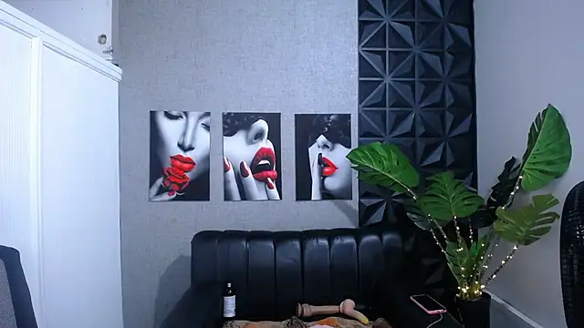 Valentinaa_matureのライブXXXチャット