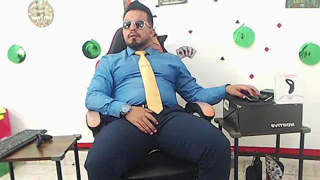 KalethBigDick Show in webcam