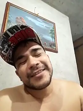 Show modela LevelUpL0ver na web-kameri