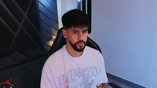 Petesevans 现场XXX聊天