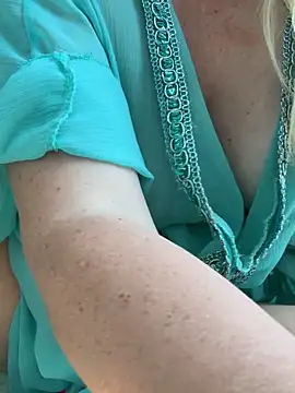 EmmaInLove23 라이브 XXX 채팅