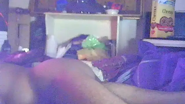 GUAPAN3S3_FIR3のウェブカメラショー