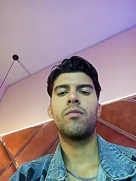 Show modela RodrigoColby2 na web-kameri