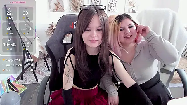 Elainebeness 现场XXX聊天