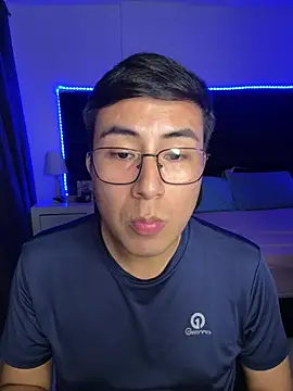 andrewmhilton_ Adlı Modelin Web Kamerası Şovu