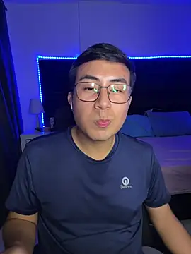 andrewmhilton_ 网络视讯表演