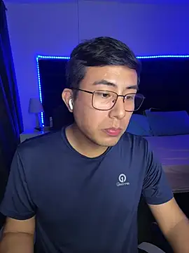 andrewmhilton_: вебкам-шоу