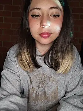 Petite_CherryX – Kamerová šou