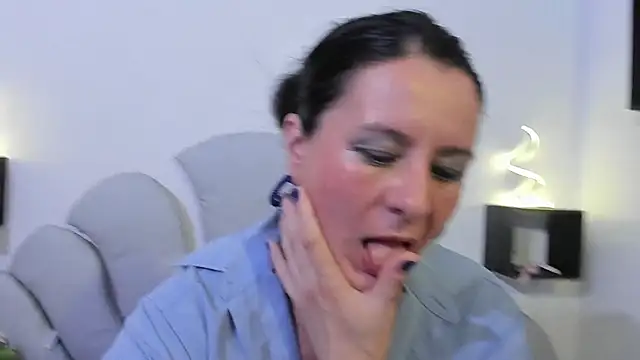 XXX chat uživo modela Emmily-sweet