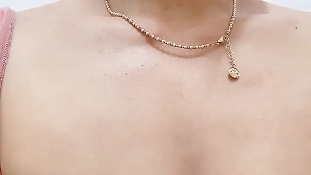 LinhChi_9x's Live XXX Chat