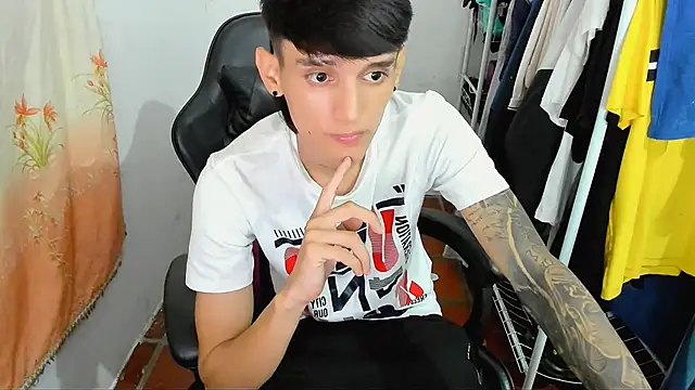 BOY-767 Webcam-Show