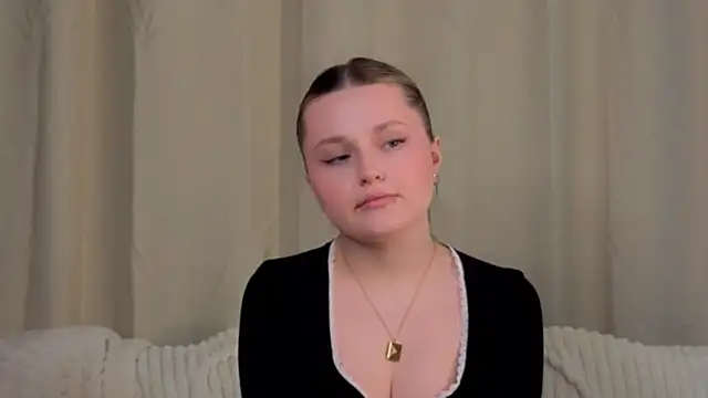 LorriMonz's Live XXX Chat