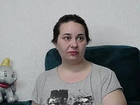 EmilyJenner live XXX chat