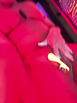 vixendoll87 网络视讯表演