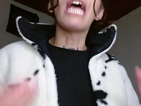 Scarlett_crastrawberry Webcamshow