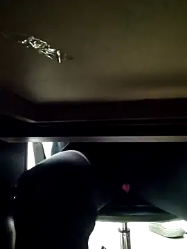 WHUANUOZANYTO Chat XXX in diretta