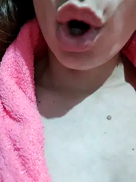 sukinira Chat XXX live