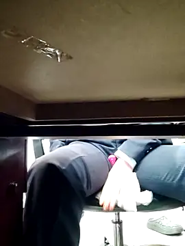 Chatroom XXX en direct de WHUANUOZANYTO