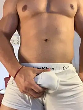 Ezzio_Scolaro's Webcam Show