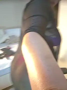 XXX chat uživo modela Paulette-squirt