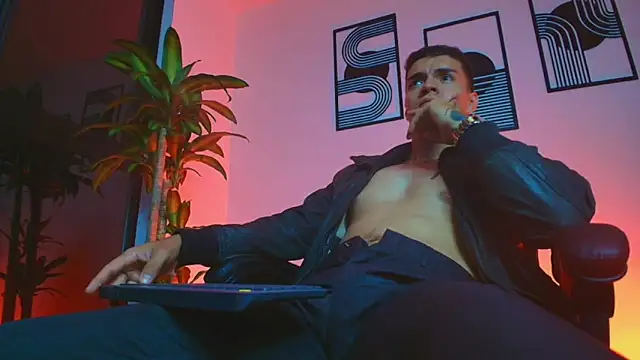 ALPHA_DOMINUS_ live XXX chat