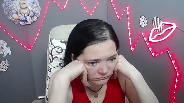 LauraFinn 现场XXX聊天