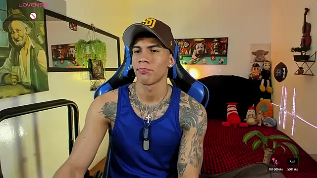 Damian_latinxxx Show in webcam