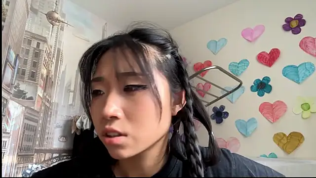 SweetMiaXO: διαδικτυακό σόου στην κάμερα