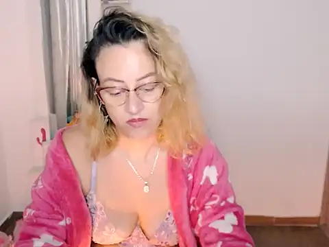 BOREAL_MOON 라이브 XXX 채팅