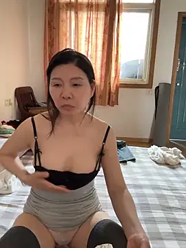 xiiuuff18 即時 XXX 聊天